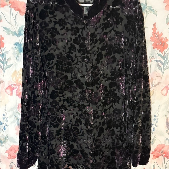 Vintage Black and Purple Sheer Graphic Buttoned Blouse with Notched Collar - Picture 2 of 10